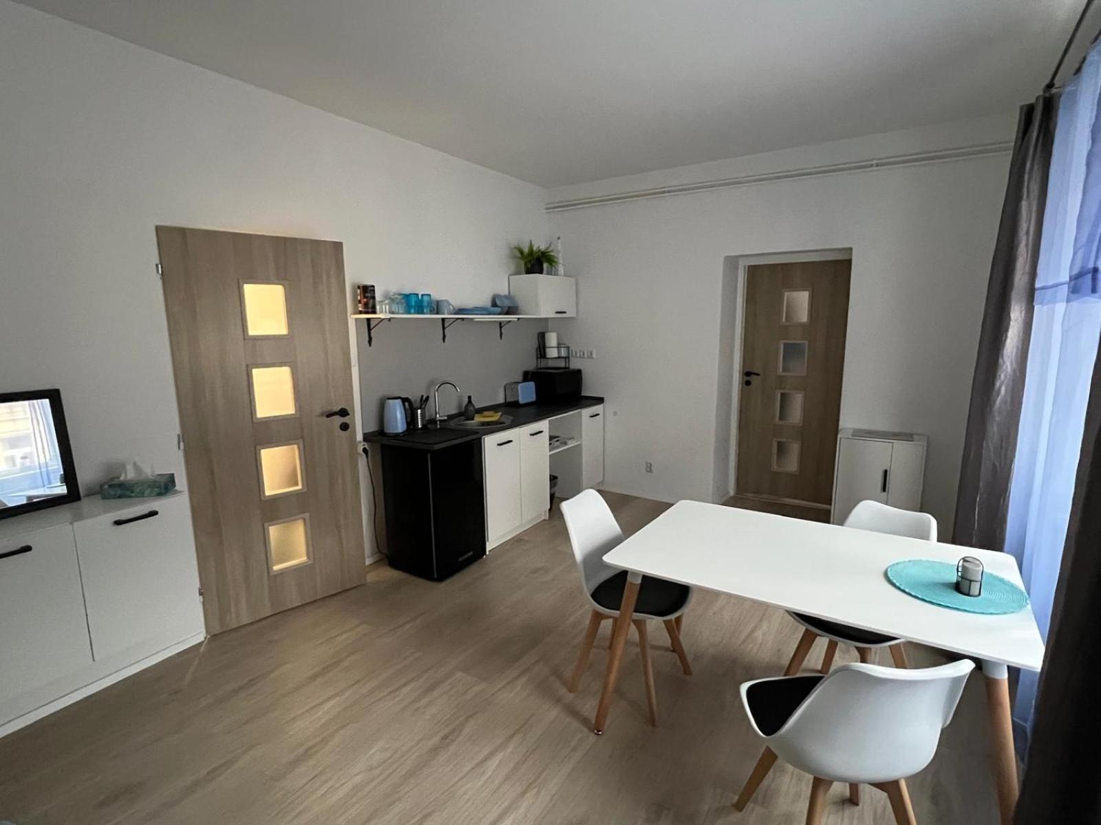 Česká Lípa Apartman Centro מראה חיצוני תמונה